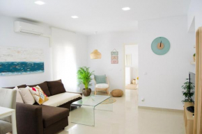 Kawaii BEACHFRONT Malagueta Apartment by AlohaMalaga